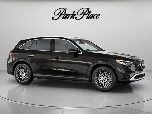 Used 2026 Mercedes-Benz GLC 300 image 28