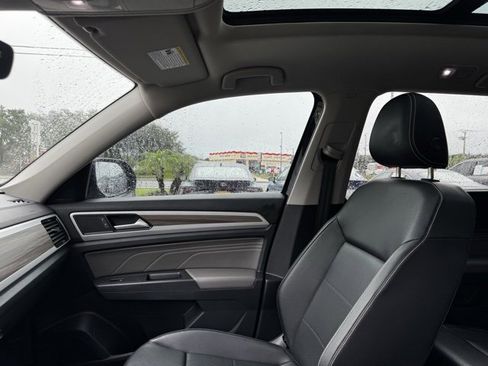 Used 2022 Volkswagen Atlas SEL image 25