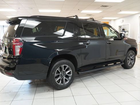 Used 2021 Chevrolet Suburban Z71 w/ Z71 Signature Package AWD/4WD image 15