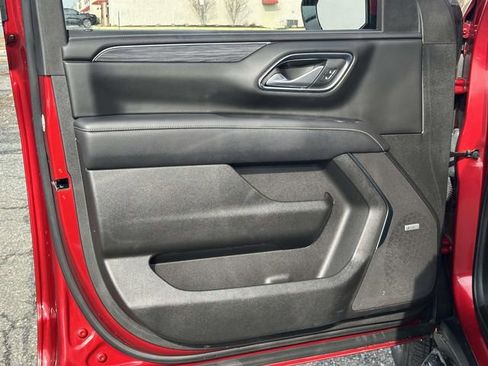 Used 2024 GMC Yukon XL SLT image 12