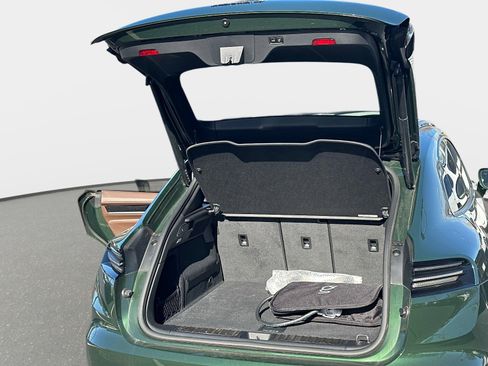 Certified 2024 Porsche Macan 4 Electric image 13