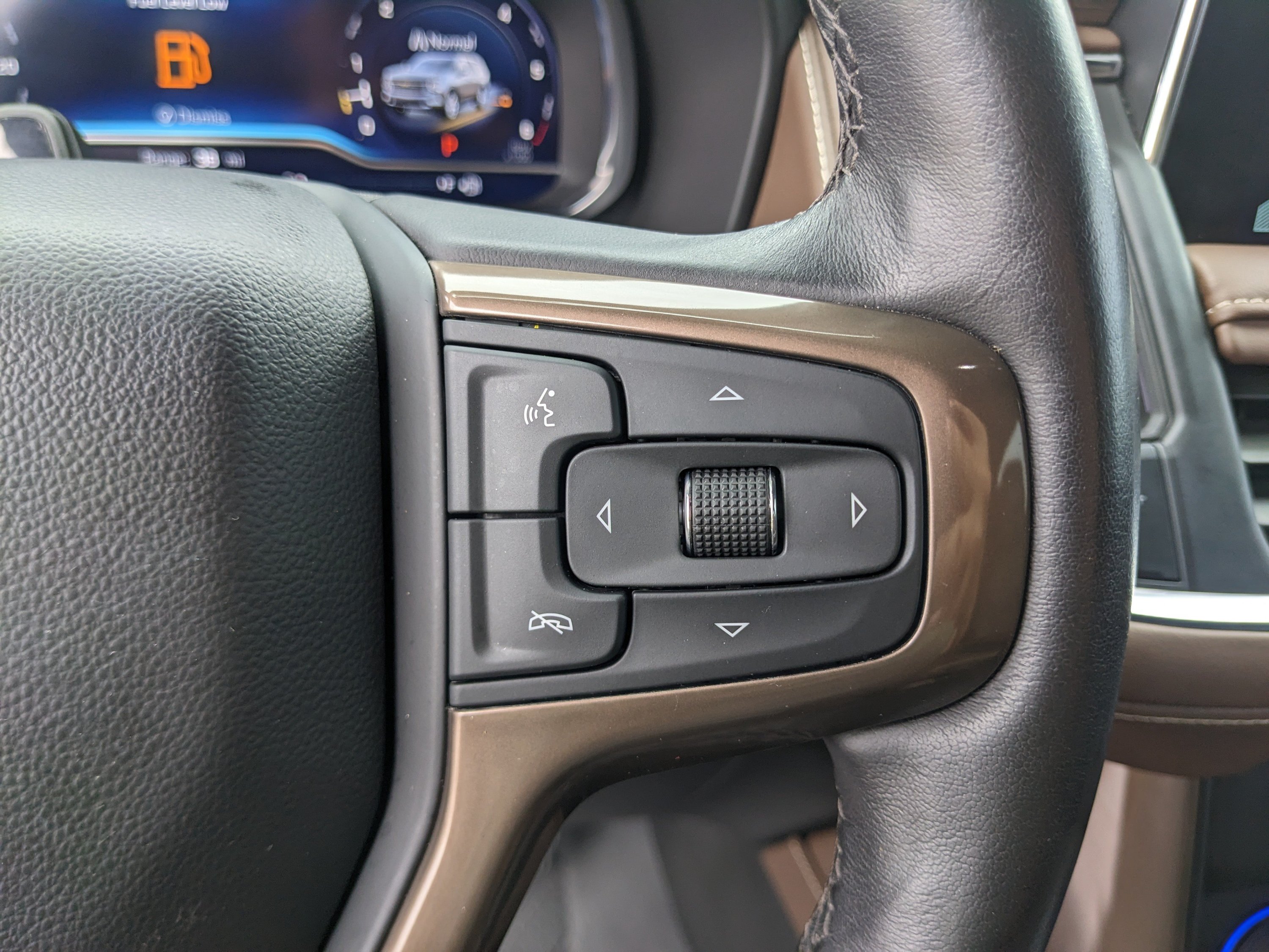 Used 2024 Chevrolet Tahoe High Country w/ Advanced Technology Package RWD image 31