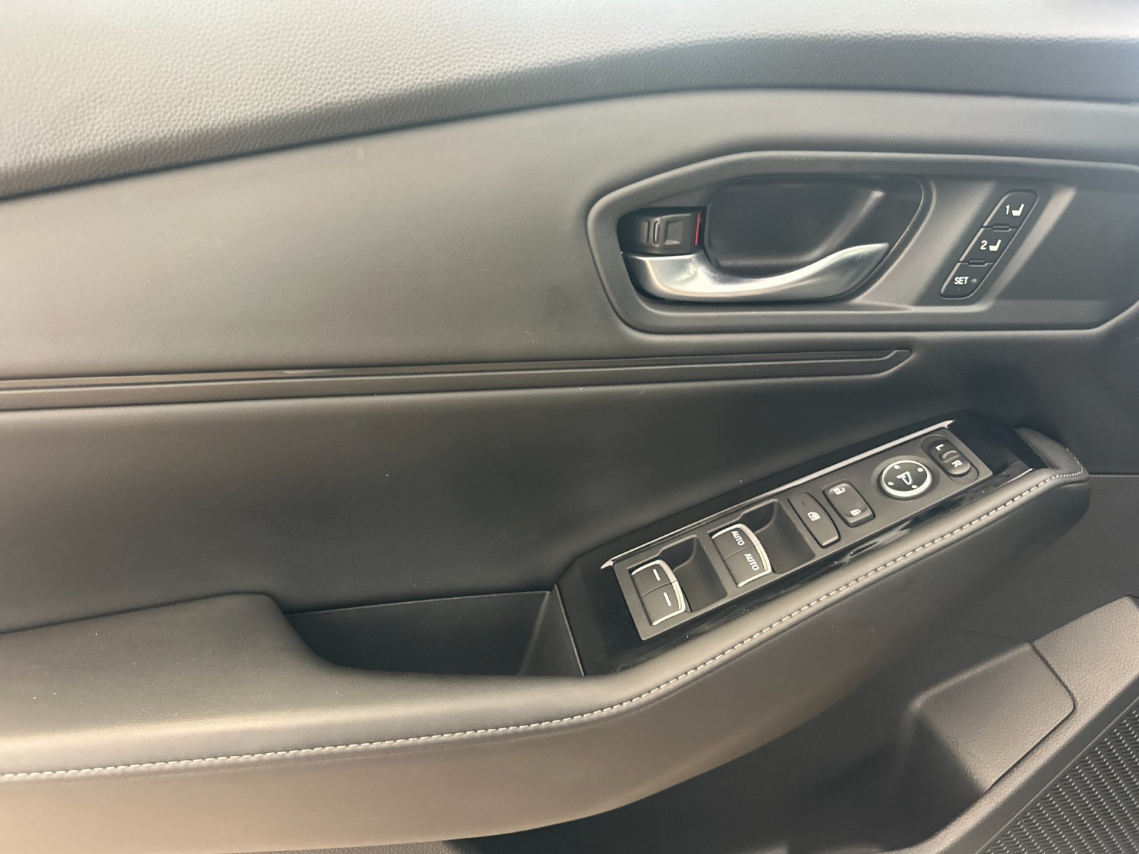 Used 2024 Honda Accord Touring image 11
