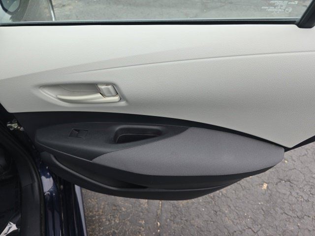 Used 2022 Toyota Corolla LE w/ Carpet Mat Package (TMS) FWD image 23