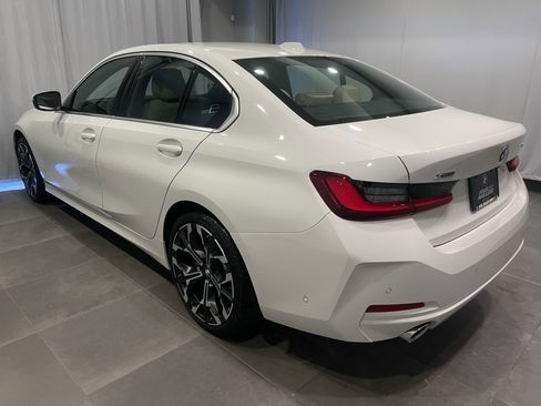 Used 2025 BMW 330i xDrive Sedan w/ Premium Package image 4