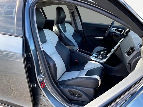 Used 2018 Volvo S60 T5 Cross Country Platinum image 7