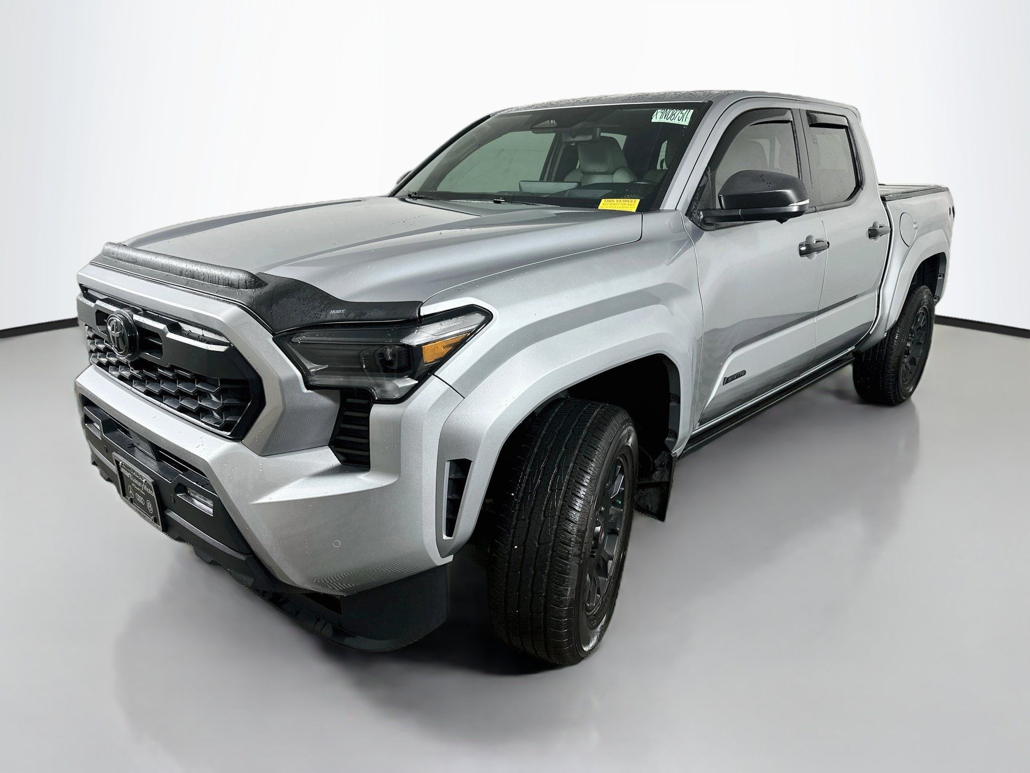 Used 2024 Toyota Tacoma Limited w/ Limited Package (LT) AWD/4WD image 3