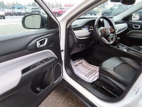 Used 2022 Jeep Compass Latitude w/ Convenience Group image 19