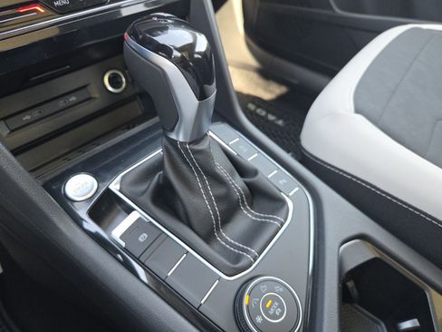New 2026 Volkswagen Taos SE AWD/4WD image 28