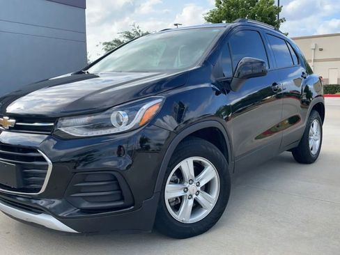 Used 2021 Chevrolet Trax LT w/ LT Convenience Package FWD image 21