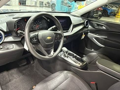 Used 2024 Chevrolet Trax LS image 8
