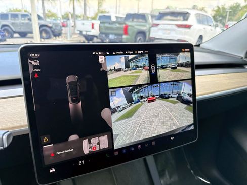 Used 2024 Tesla Model Y Long Range AWD/4WD image 23