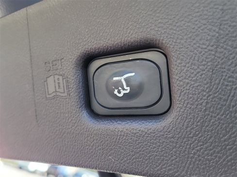 Certified 2022 Lincoln Nautilus Black Label image 8