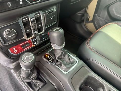 Used 2025 Jeep Wrangler Unlimited Rubicon AWD/4WD image 10