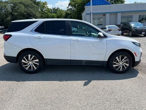 Used 2024 Chevrolet Equinox LT w/ LPO, Floor Liner Package FWD image 4