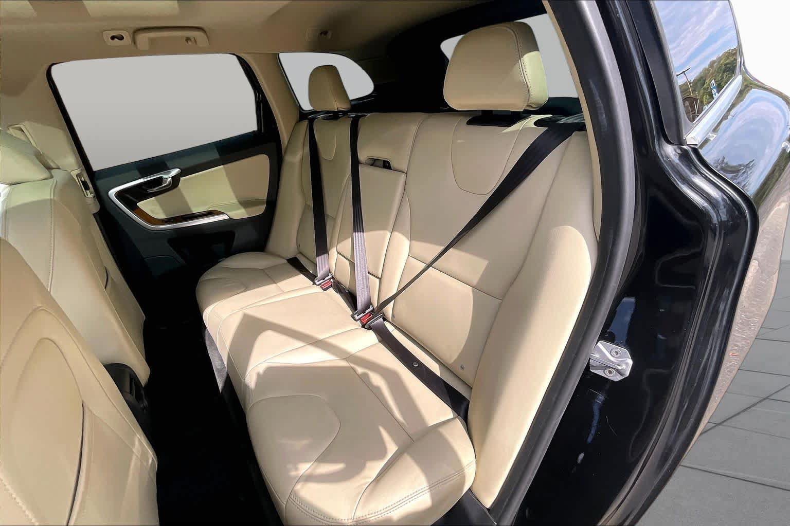 Used 2017 Volvo XC60 T6 Inscription w/ Preferred Option Package AWD/4WD image 21
