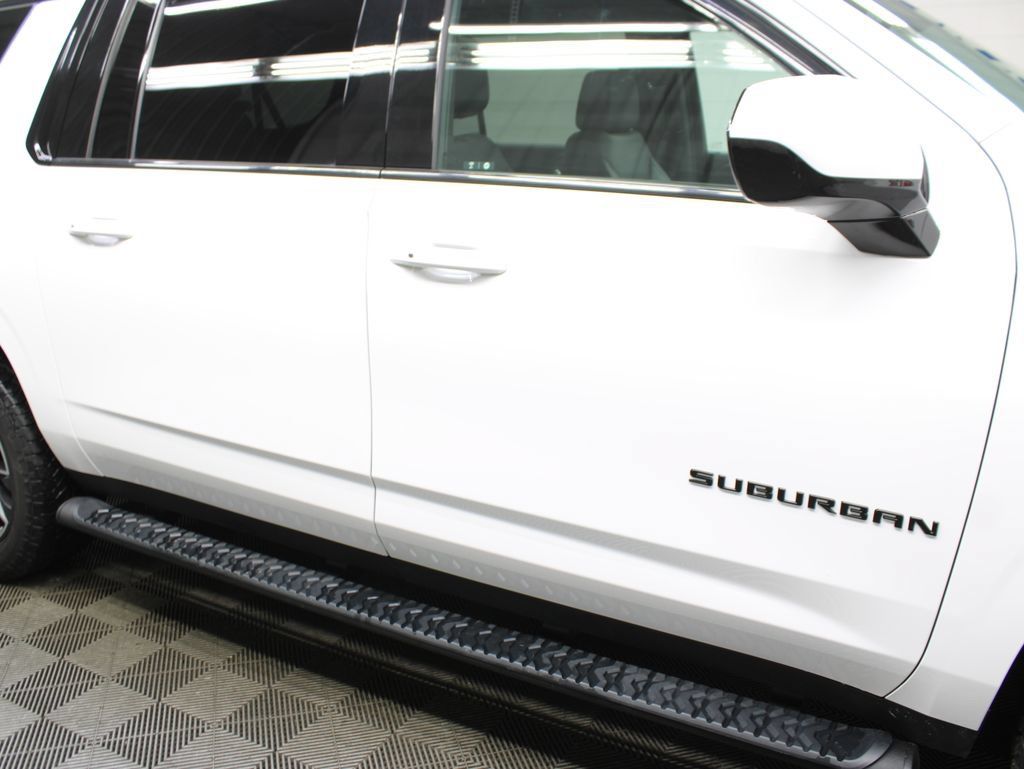Used 2021 Chevrolet Suburban Z71 AWD/4WD image 35