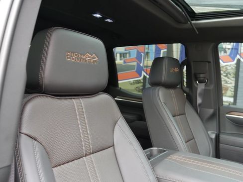 Used 2026 Chevrolet Silverado 1500 High Country w/ High Country Premium Package AWD/4WD image 13