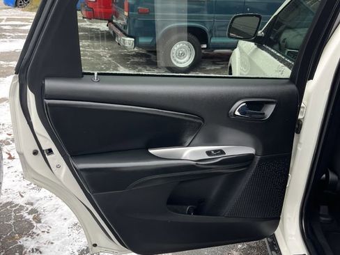 Used 2019 Dodge Journey SE w/ Connectivity Group image 9