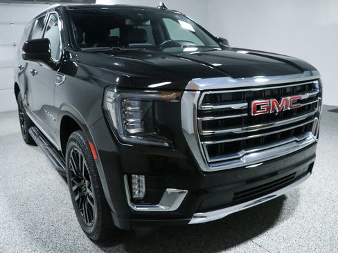 Used 2023 GMC Yukon SLT w/ SLT Premium Package AWD/4WD image 5