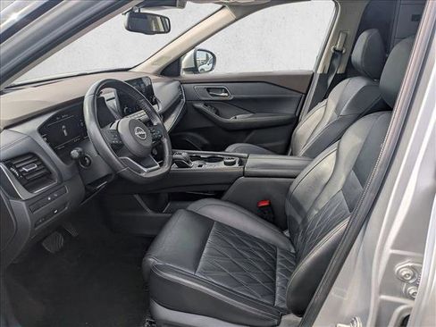 Used 2023 Nissan Rogue Platinum w/ Platinum Premium Package image 11