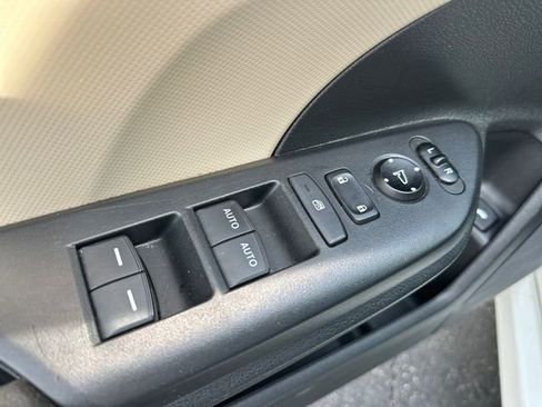 Used 2019 Honda Civic LX image 13