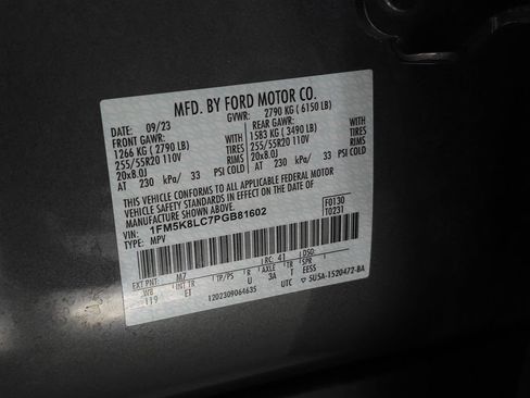 Used 2023 Ford Explorer King Ranch w/ Technology Package AWD/4WD image 38