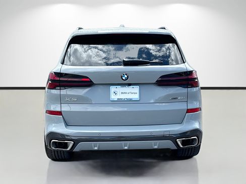 New 2026 BMW X5 xDrive40i w/ M Sport Package AWD/4WD image 4