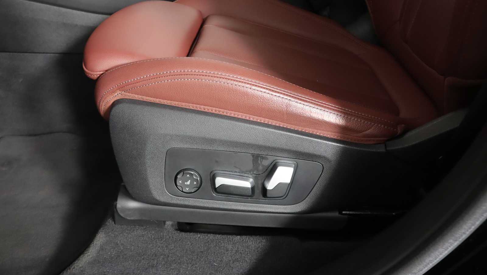 Used 2023 BMW X3 xDrive30i w/ Premium Package w/ZPA AWD/4WD image 17
