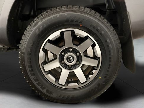 Used 2014 Toyota Tacoma PreRunner w/ SR5 Package image 21