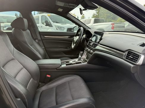 Used 2019 Honda Accord Sport image 9
