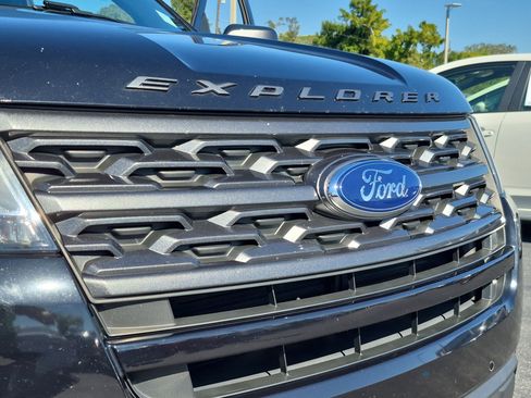 Used 2019 Ford Explorer XLT w/ Equipment Group 202A image 30
