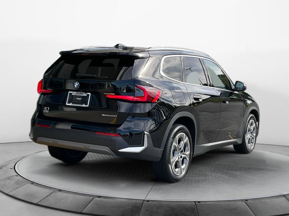 Used 2023 BMW X1 xDrive28i AWD/4WD image 7
