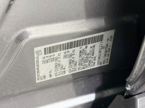 Used 2025 Nissan Rogue SV FWD image 12