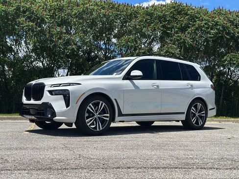 New 2026 BMW X7 xDrive40i w/ M Sport Package AWD/4WD image 3