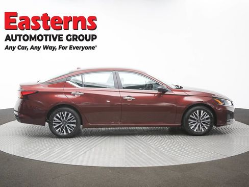 Used 2025 Nissan Altima 2.5 SV FWD image 42