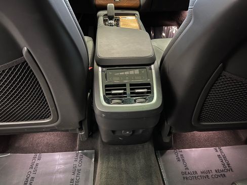 Used 2025 Volvo XC90 B5 Plus w/ Protection Package Premier AWD/4WD image 31