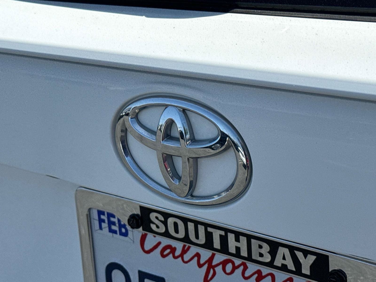 Used 2019 Toyota RAV4 XLE Premium w/ All Weather Liner Package FWD image 6