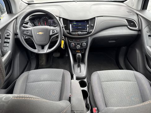 Used 2020 Chevrolet Trax LS w/ Tint and Cruise Package AWD/4WD image 14