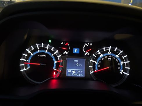 Used 2015 Toyota 4Runner Limited image 6