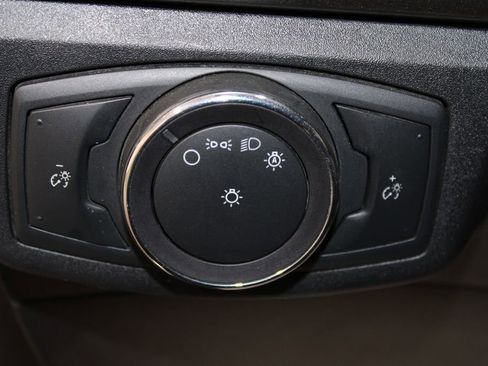 Used 2020 Ford Fusion SE image 31