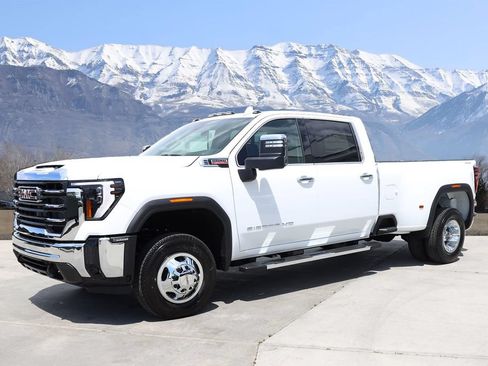 New 2026 GMC Sierra 3500 SLT w/ SLT Convenience Package AWD/4WD image 2