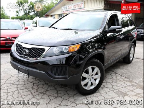Used 2013 Kia Sorento LX w/ Third Row Pkg image 1