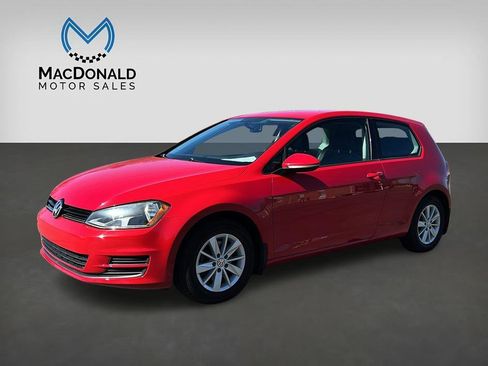 Used 2015 Volkswagen Golf S image 1