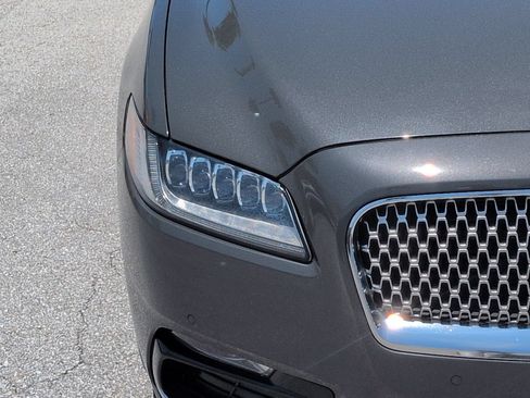 Certified 2019 Lincoln Continental Black Label FWD image 10