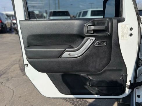 Used 2012 Jeep Wrangler Unlimited Sahara w/ Dual Top Group image 9