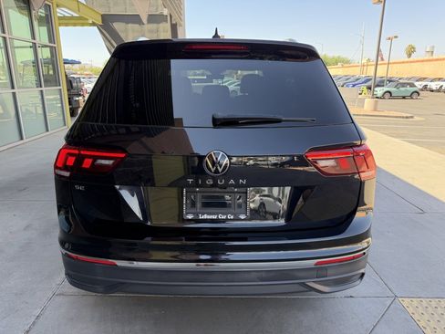 Used 2024 Volkswagen Tiguan SE w/ Panoramic Sunroof Package FWD image 13