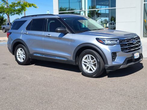 Used 2025 Ford Explorer Active w/ Active Comfort Package RWD image 2