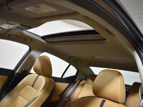 Used 2023 Nissan Sentra SV w/ SV Premium Package FWD image 37