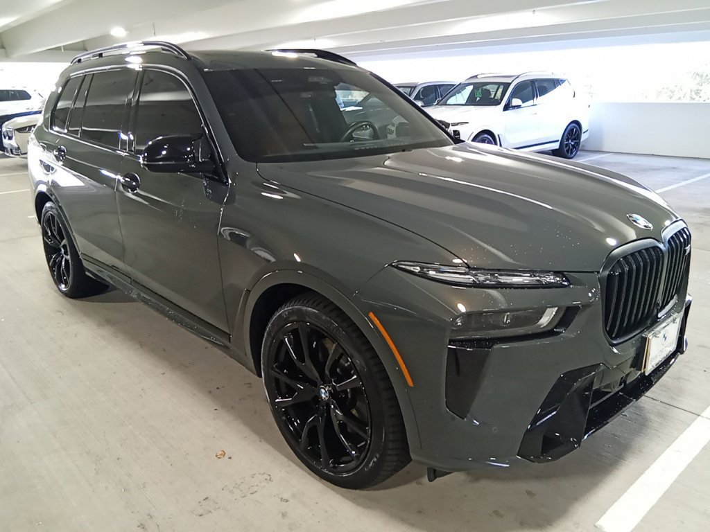 Used 2026 BMW X7 M60i AWD/4WD image 3
